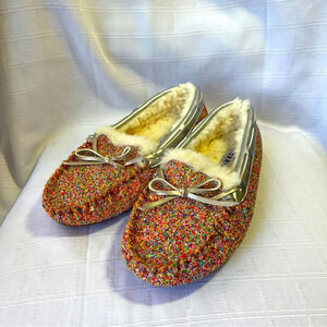 Torrid Moccasin Sparkle Faux Fur Slippers NWOT  Size 7 WW Fairy Barbiecore